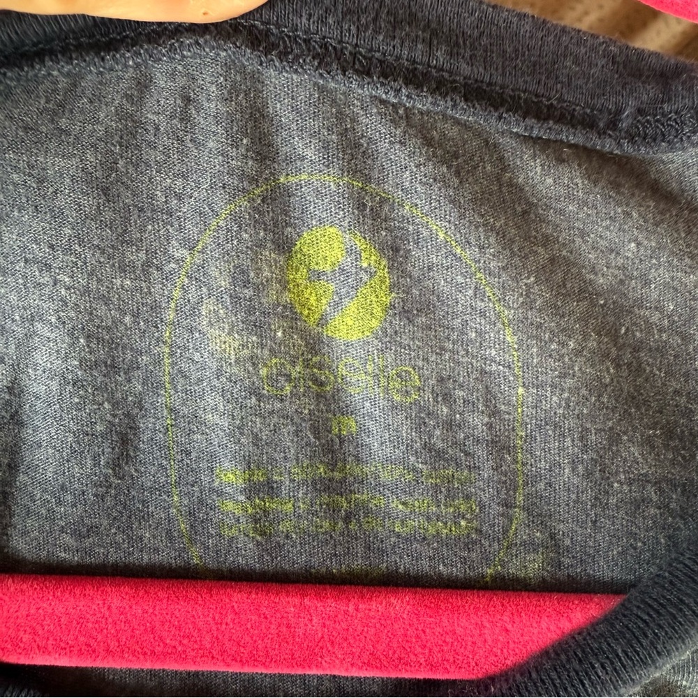 Oiselle Charcoal Tee with Vibrant Yellow 26.2 Marathon Shirt women’s size medium - Picture 4 of 4